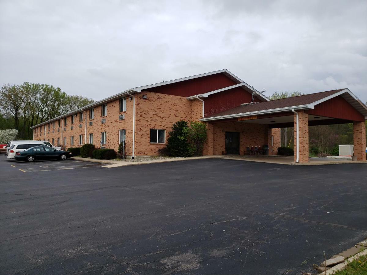Super 8 By Wyndham Watseka Hotel Exterior photo